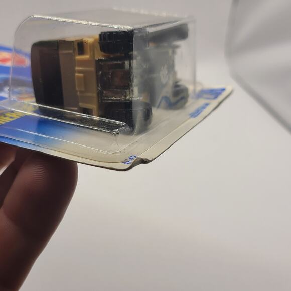 1993 Hot Wheels #239 Mercedes-Benz Unimog NEW - Picture 3 of 5